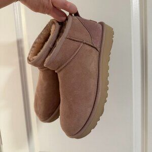 UGG Classic Ultra Mini in Caribou Pink, NWOT, Size 7